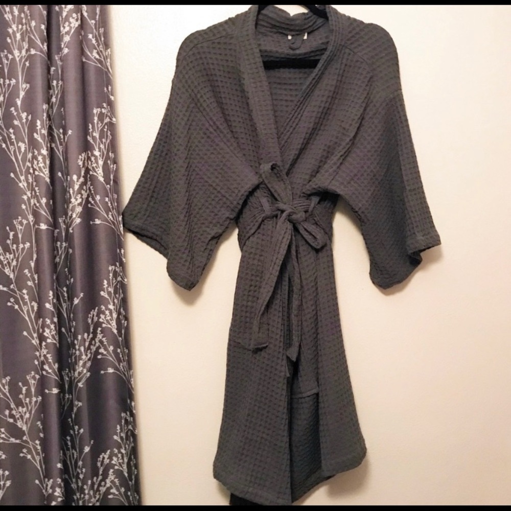 Bathed gray waffle knit robe!
